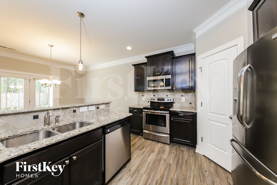 Building Photo - 136 Wintergreen Ct