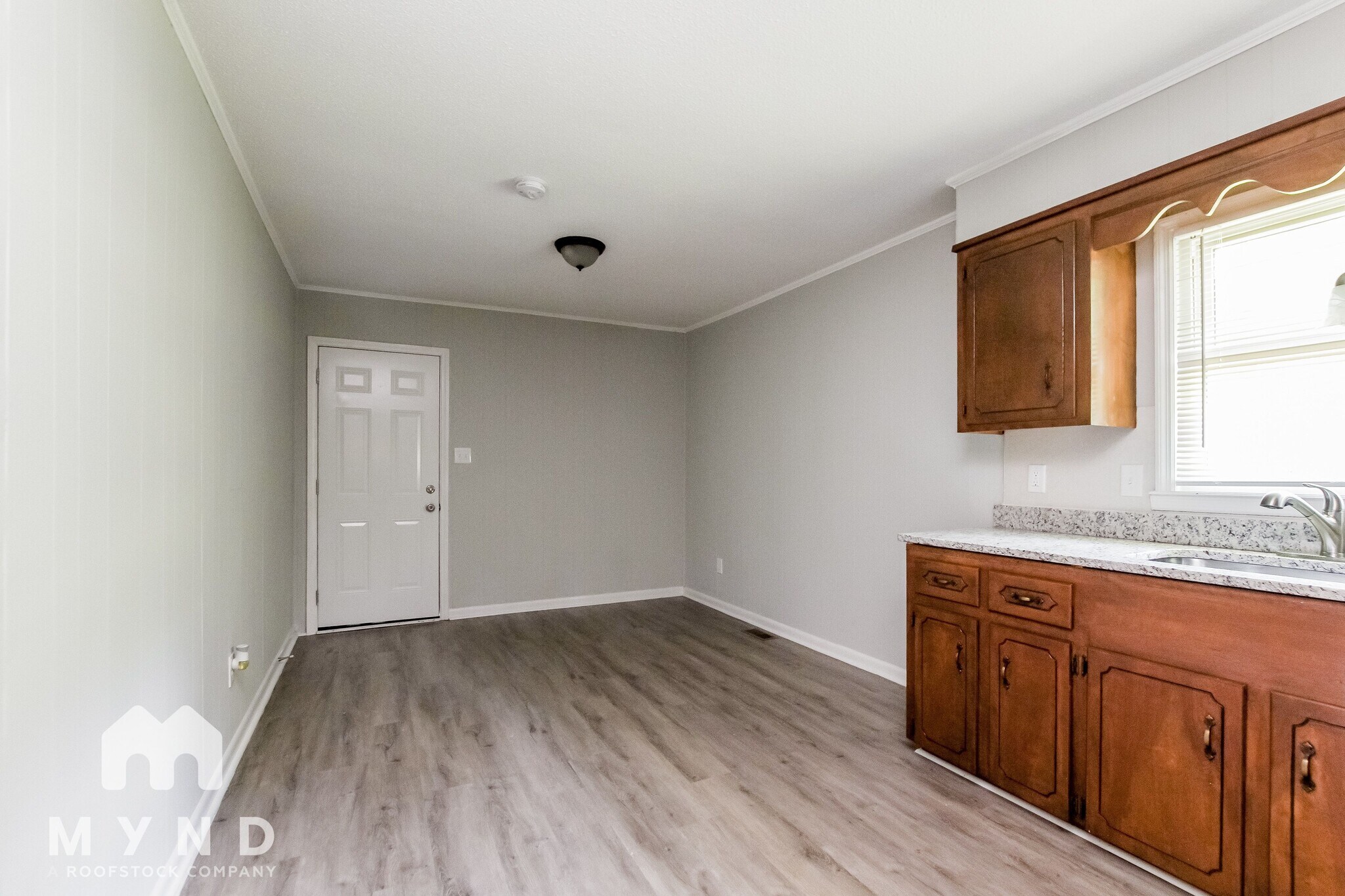 Building Photo - 3624 Somerset Dr