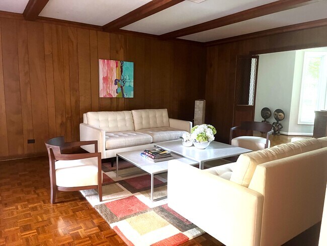 Building Photo - 565 Juneberry Rd