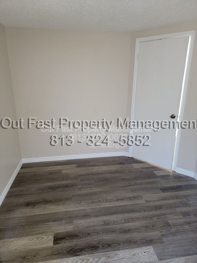 Building Photo - 8400 Sunnydale Dr