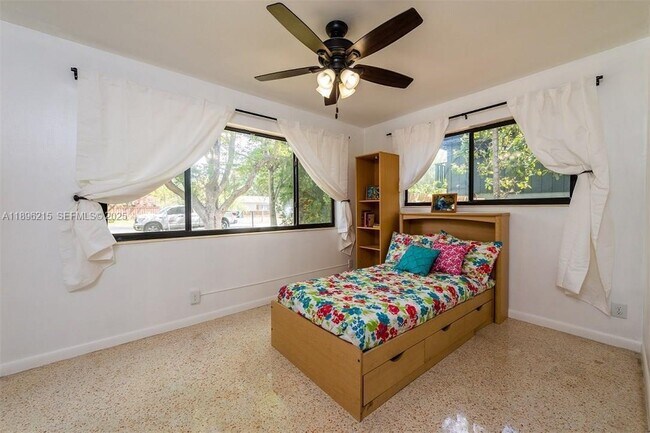 Building Photo - 7830 SW 99th St