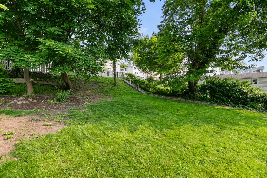 Building Photo - 792 Ocean Ave