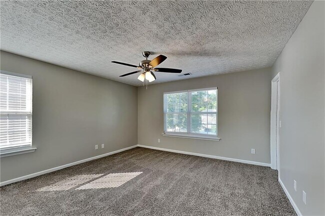 Building Photo - 112 Silver Fox Trail