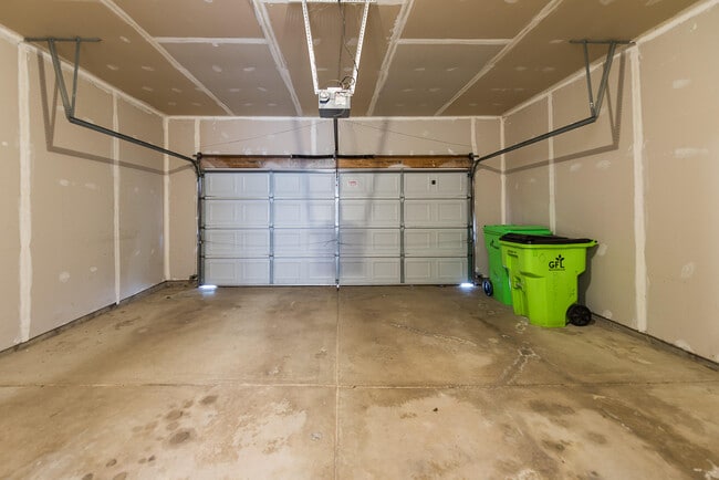 Building Photo - 1563 Scio Ridge Rd