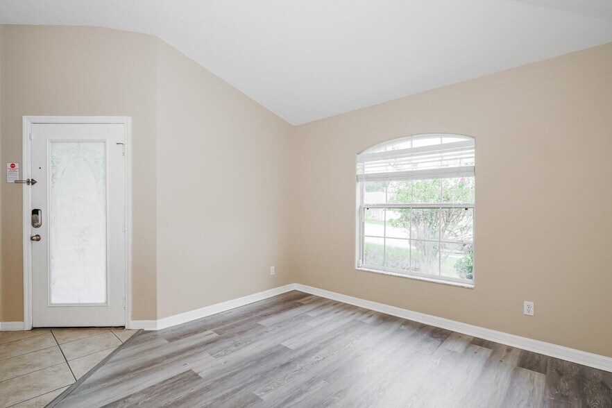 Building Photo - 30149 Sandbunker Ln