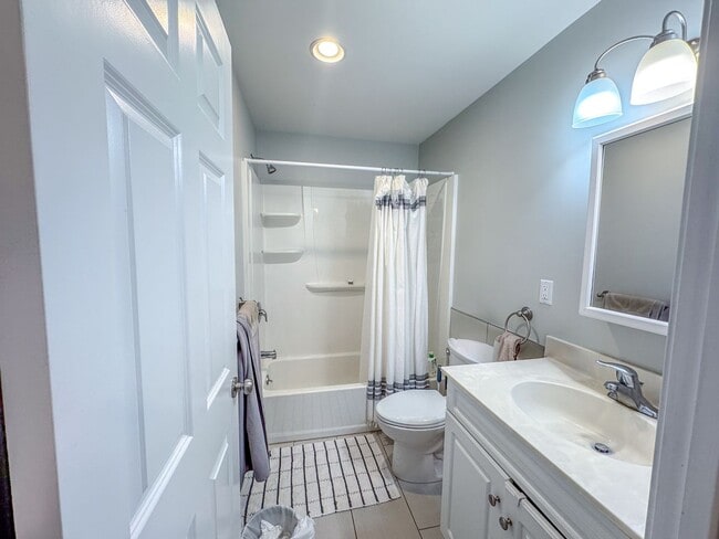 Building Photo - 79 Winchester Ave