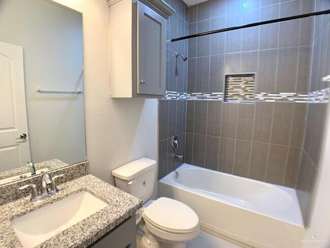 Building Photo - 10 Bahamas Dr