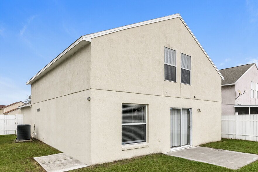 Building Photo - 2207 Santa Lucia St