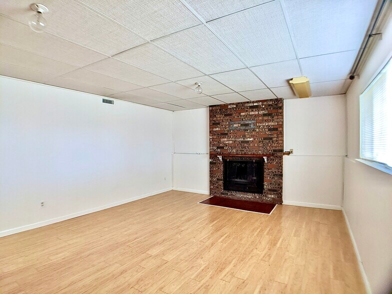 Building Photo - 2746 SE 73rd Ave