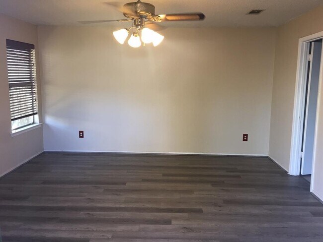 Building Photo - 9001 Jesse James Dr