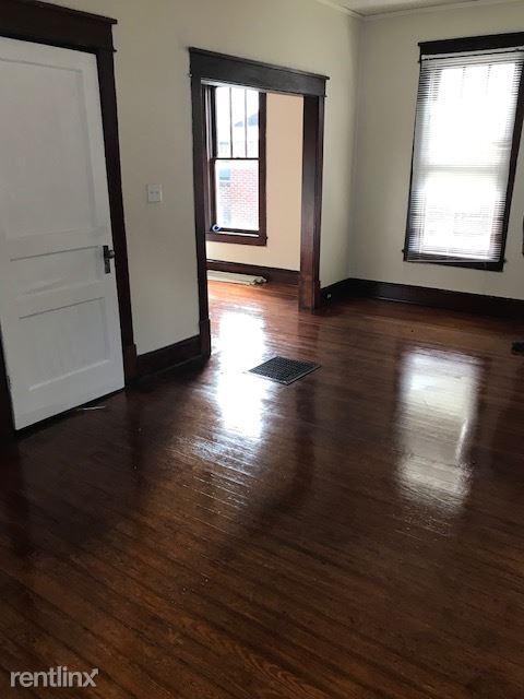 Building Photo - 2 br, 1 bath House - 617 East Moulton street