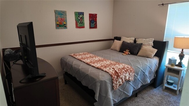 Building Photo - 723 Lady Diana Dr