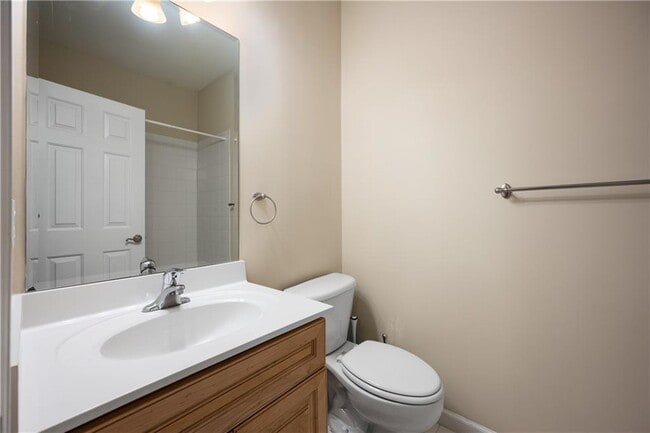 Building Photo - 1434 Wembley Ct NE