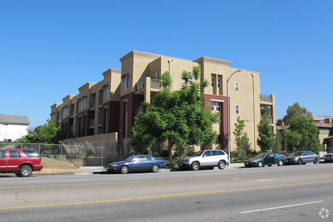 Primary Photo - Vista Crest