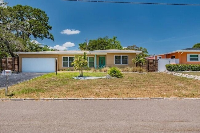 Primary Photo - 10911 Cherokee Dr
