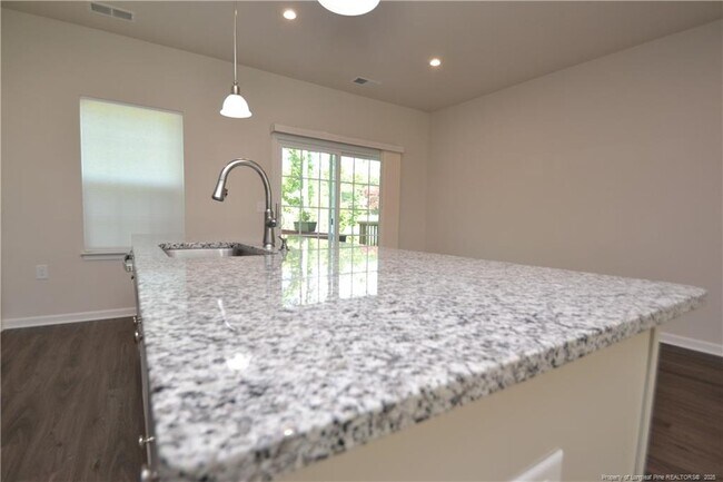 Building Photo - 1006 Romeria Dr