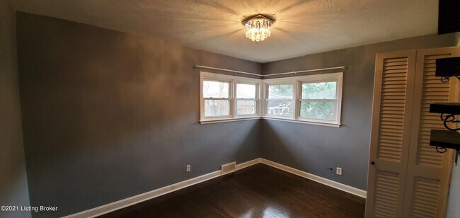 Building Photo - 3013 Wellbrooke Rd