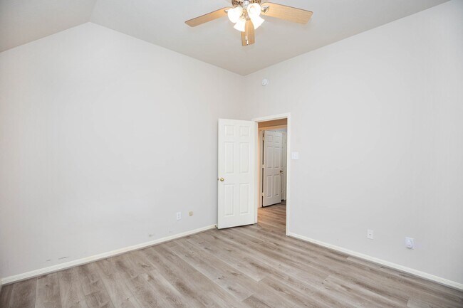 Building Photo - 2710 Falcon Knoll Ln
