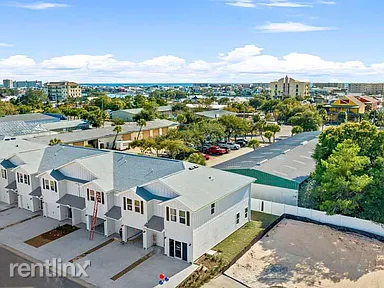 Building Photo - 3 br, 3 bath Townhome - 10 Renea Cove