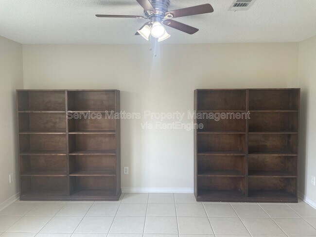 Building Photo - 5728 Dove Dr