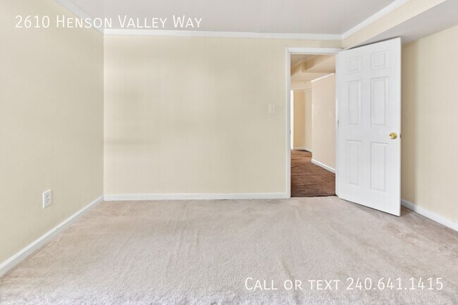 Building Photo - 2610 Henson Valley Way
