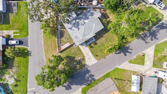 Building Photo - 6647 Hibiscus Ave S