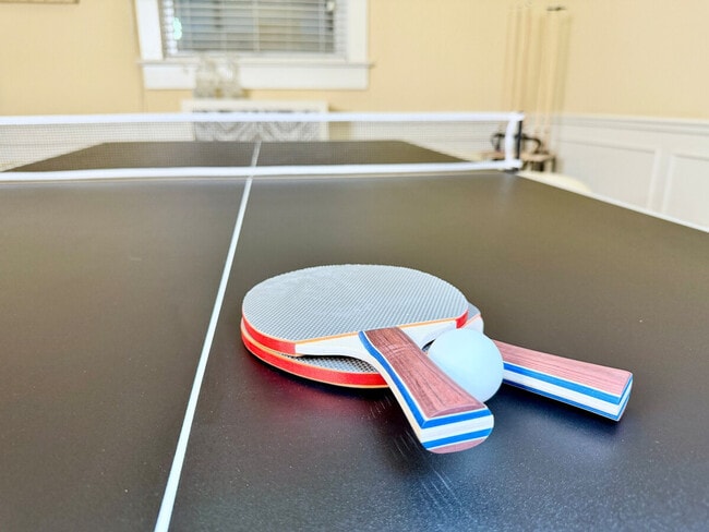 Building Photo - 509 S Willow Ave