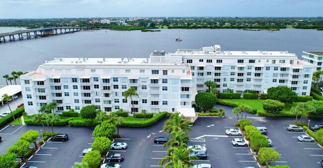 Building Photo - 2840 S Ocean Blvd