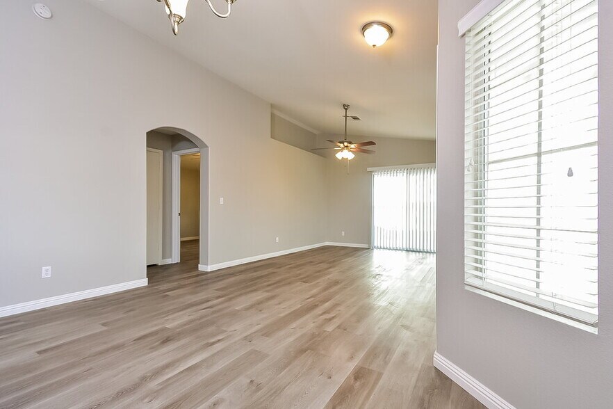 Building Photo - 8100 Pursuit Ct