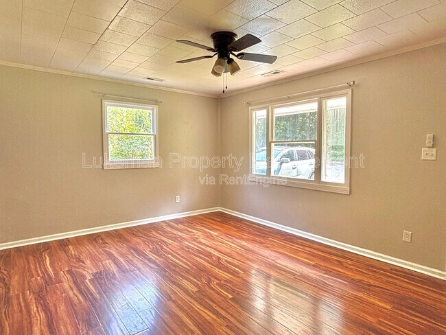 Building Photo - 217 Wallace Ave