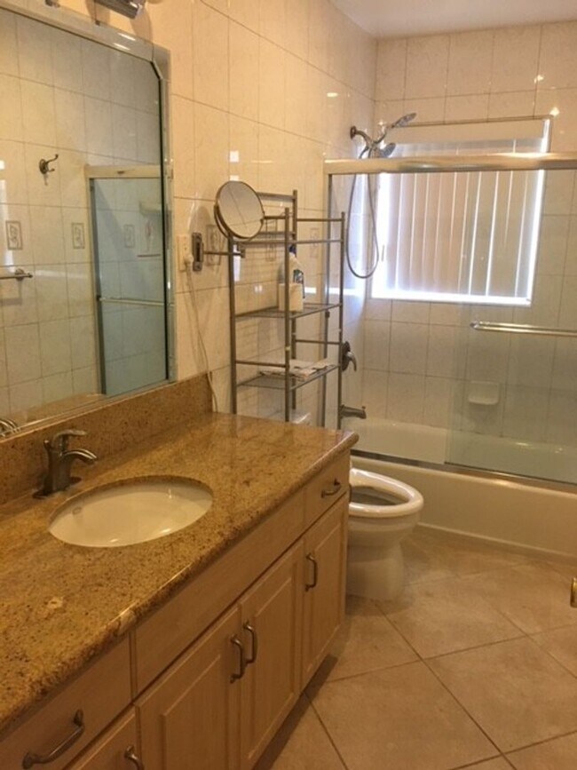 Building Photo - Very nice 3 bedroom, 2 bath Monterey Park ...
