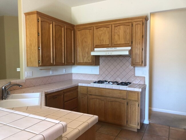 Building Photo - Broadstone 3 Bedroom + Office AND a 3 Car Garage Single Story with Low Maintenance Backyard