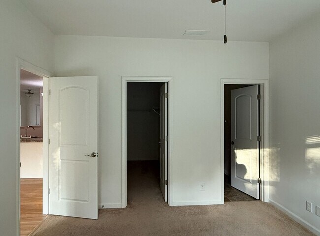 Building Photo - Blackthorne Community...3 Bedroom 2 Bath