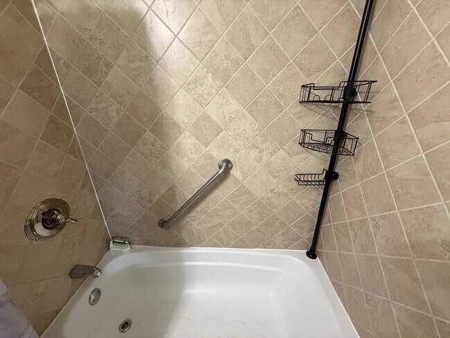 Building Photo - Kellysville 2 bedroom Plenty of Parking, Large fenced yard