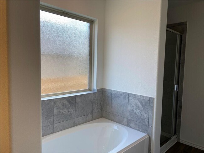 Building Photo - 128 Calomel Trl