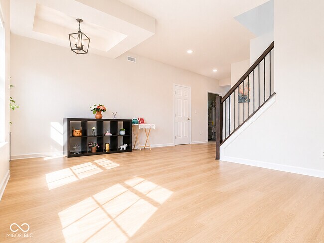 Building Photo - 5872 Wintersweet Ln
