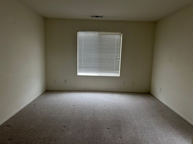 Building Photo - 26 Dawn Rose Way