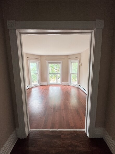 Building Photo - 158 Christiana St