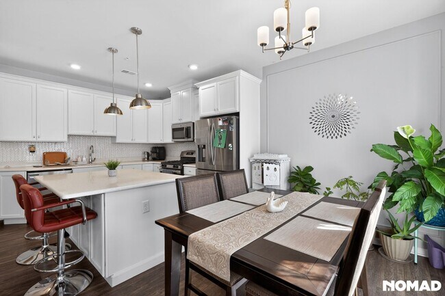 Building Photo - Charming 3BR Townhome in Highland Park