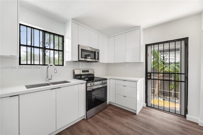 Building Photo - 10204 SW 173rd St