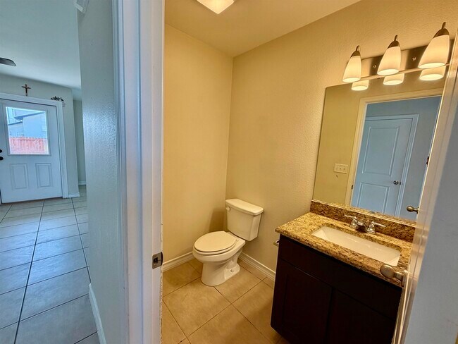 Building Photo - 5414 Rincon Dr