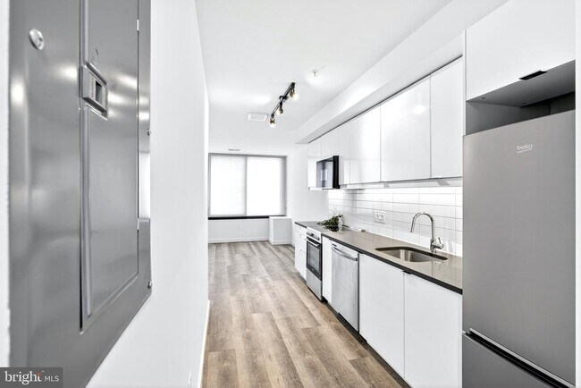 Building Photo - 700 Roeder Rd