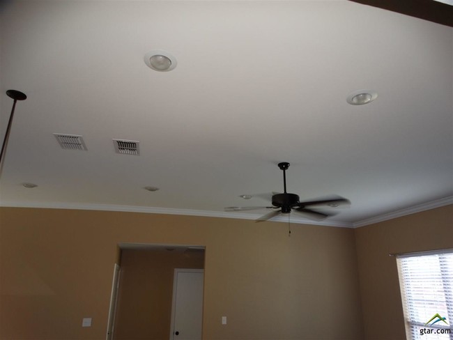 Building Photo - 5056 Shiloh Village Dr