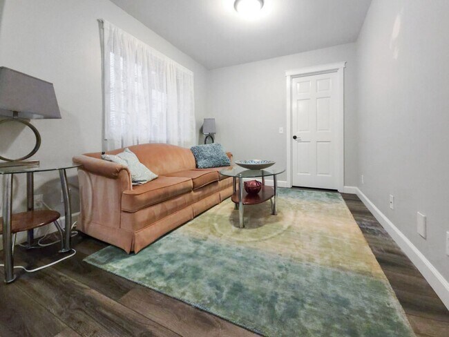 Building Photo - Spacious 4-Bedroom Home with Modern Updates & Expansive Yard