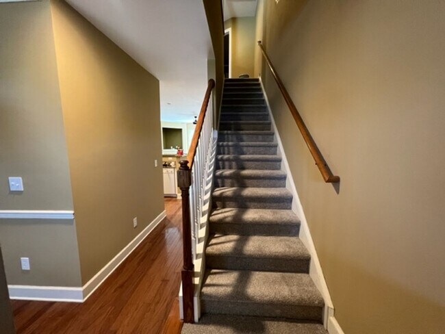 Building Photo - 3 Bedroom 3.5 Bath Townhouse in Whitney Lakes - Johns Island