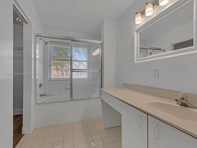 Building Photo - 16879 SW 1st Manor