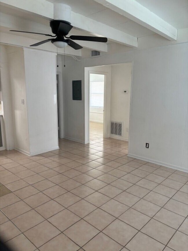 Building Photo - Recently Renovated 2BR/1BA Near FSU, FAMU & TSC – Only $950/Month!