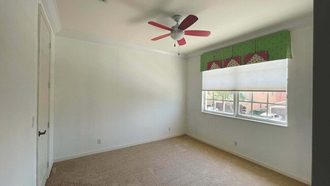 Building Photo - 9843 Vía Amati