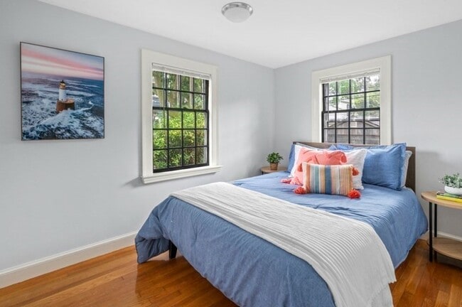 Building Photo - 24 Hereford Rd