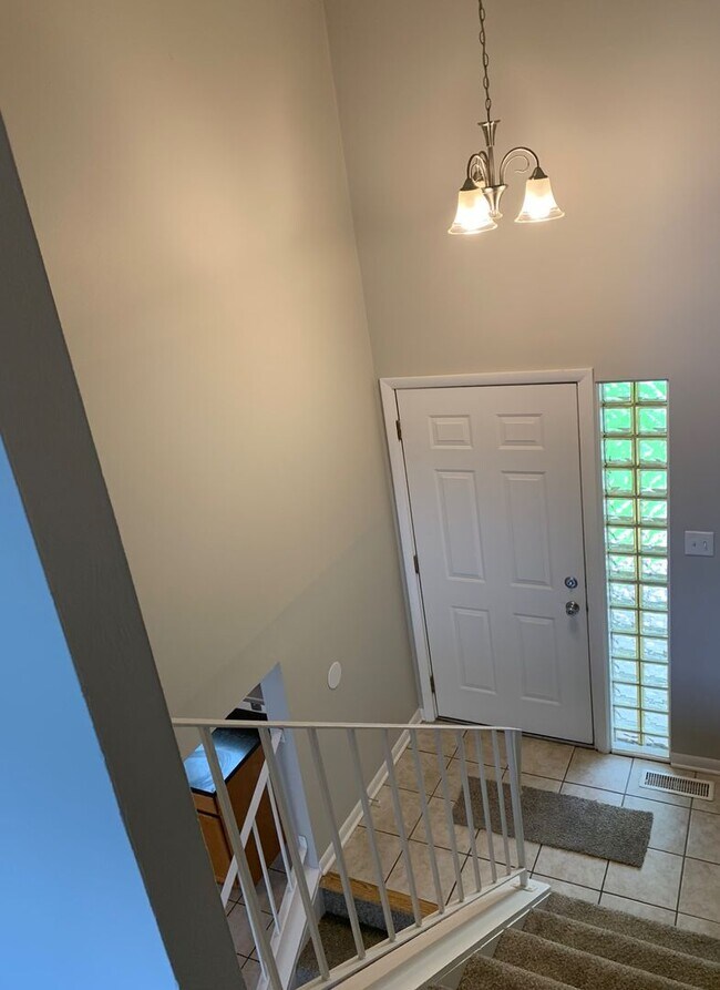 Building Photo - Beautiful Home in Quiet Neighborhood